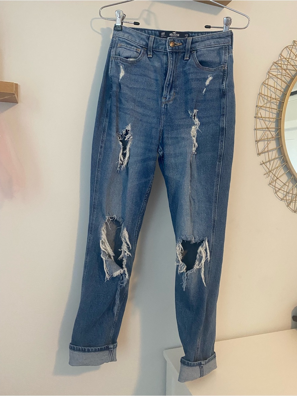 Hollister Ultra High-Rise Mom Jeans